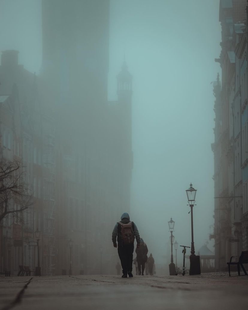 archi_tradition's tweet photo. Gdańsk in the fog is utterly ethereal. https://t.co/oYsc8WX4Ai