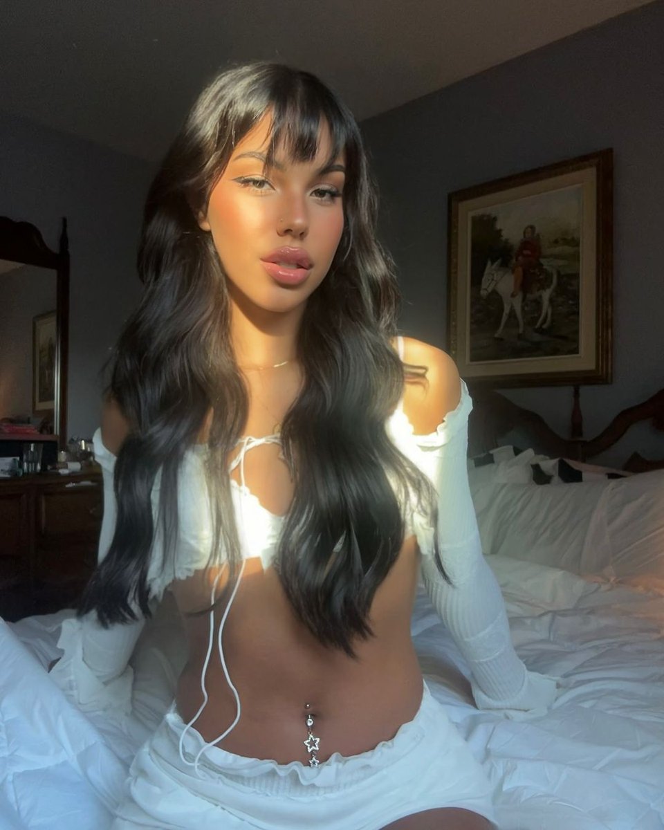 PrettyPrecilia0's tweet photo. Even the Sun want to kiss me .... 
It's never my loss 🤭🤭
.
.
.
.
.
 .
   . 
     #trans #transgender #transgirl #transwoman #transisbeautiful #mtf #tgirl #nonbinary #transpride #lgbtq #lgbt #transexual #ftm #queer #bisexual #genderfluid #asexual #girlslikeus #lesbian https://t.co/COIY3X5fPi