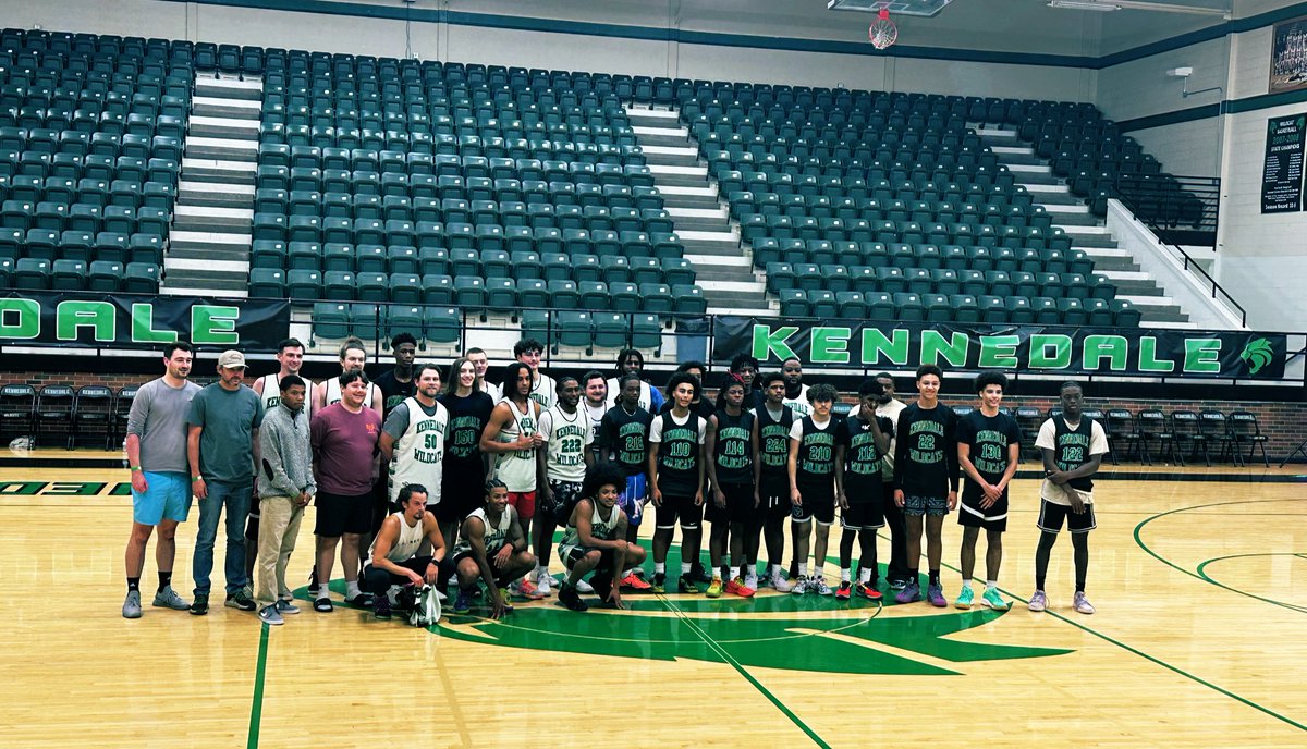 Our alumni game was a HUGE success! Thank you to everyone that came out to support and to all the alumni that joined us! It was so much fun to all be together as a Wildcat family. What a great way to kick off our season!!
