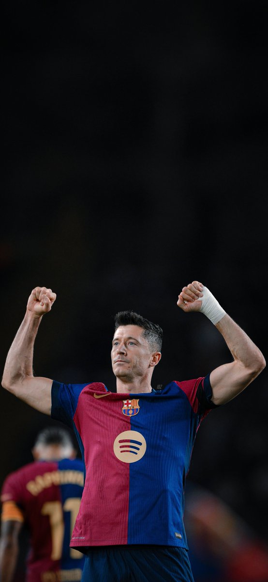 IBZBLUE's tweet photo. ⁴ᵏ Lewandowski 🥶❤️💙 https://t.co/dkZRdqP0uG