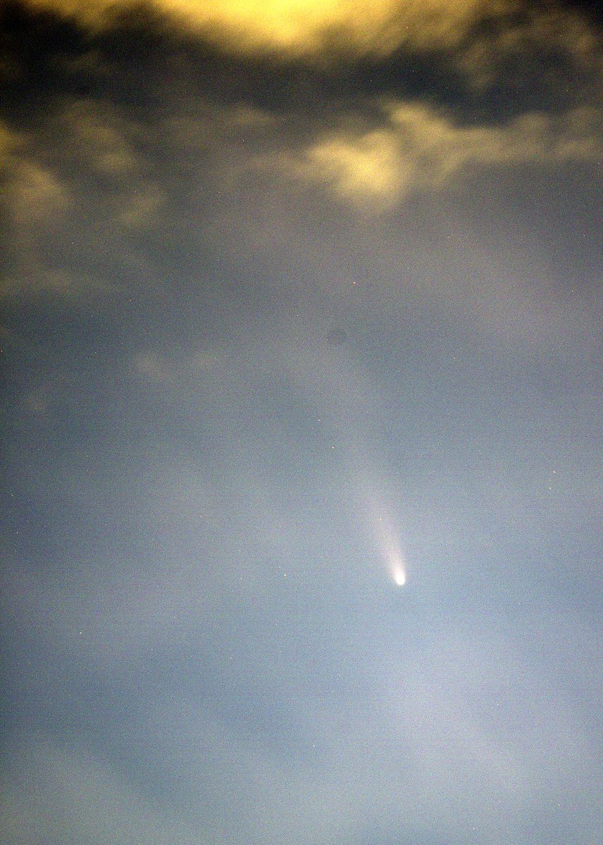 scope8219's tweet photo. C/2023 A3 (Tsuchinshan-ATLAS) through the clouds

Oct 17,2024  17:56 (JST), 
Nikon D810A  300mm (Cropped)
8 x 1/1.5sec  F4  ISO1600
Asagaya Tokyo, Japan

#紫金山・アトラス彗星 
#TsuchinshanATLAS  #C2023A3 https://t.co/CJePWaGFv4