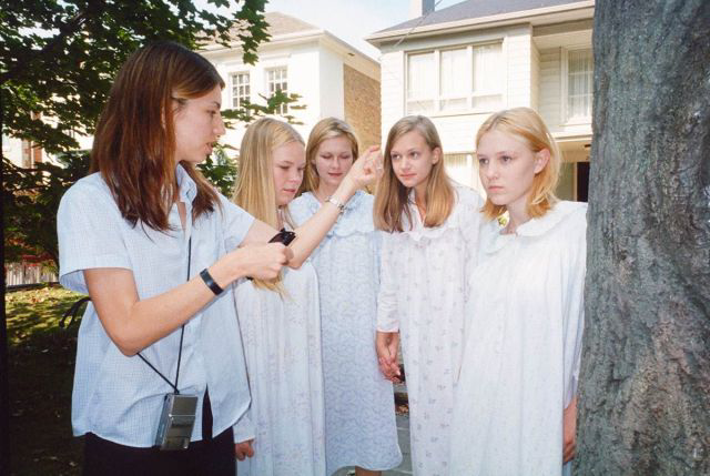 TheCinesthetic's tweet photo. Sofia Coppola on the set of The Virgin Suicides (1999) https://t.co/NuVJ1xu3iC