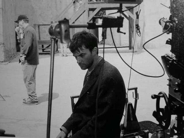 Paul Thomas Anderson on set of Magnolia (1999)
