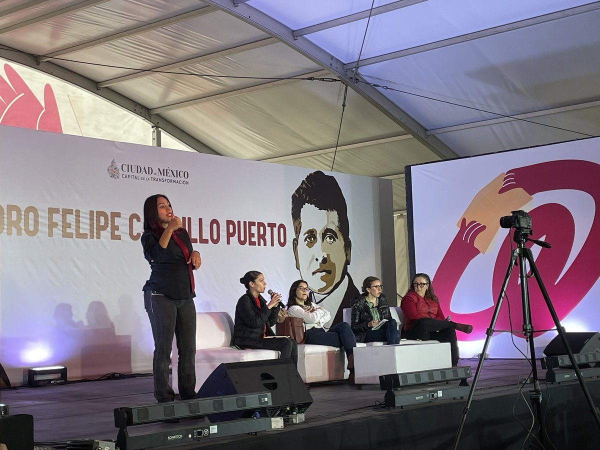 laurelyeye's tweet photo. Aquí estamos. En búsqueda del diálogo ofrecido, @rturrent 🤔 https://t.co/OD1v9t6ZSZ