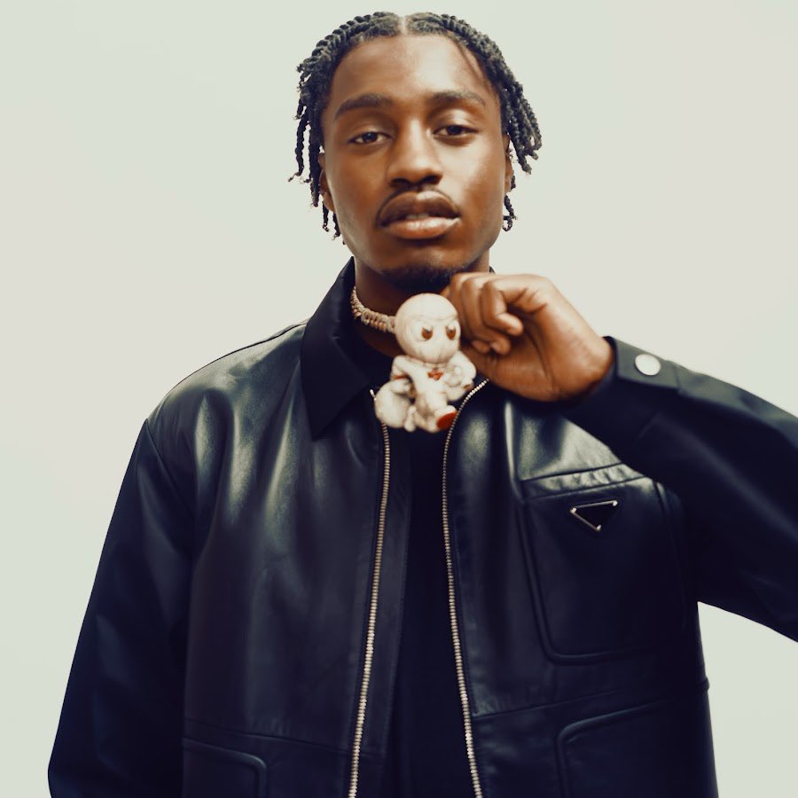 AstroMagazine_'s tweet photo. 🚨Lil Tjay qui ramène ce soir à Paris sur sa scène Zola, pour interpréter leur prochain featuring !

🗓️? / ? / ? https://t.co/mMgoZPrSz4