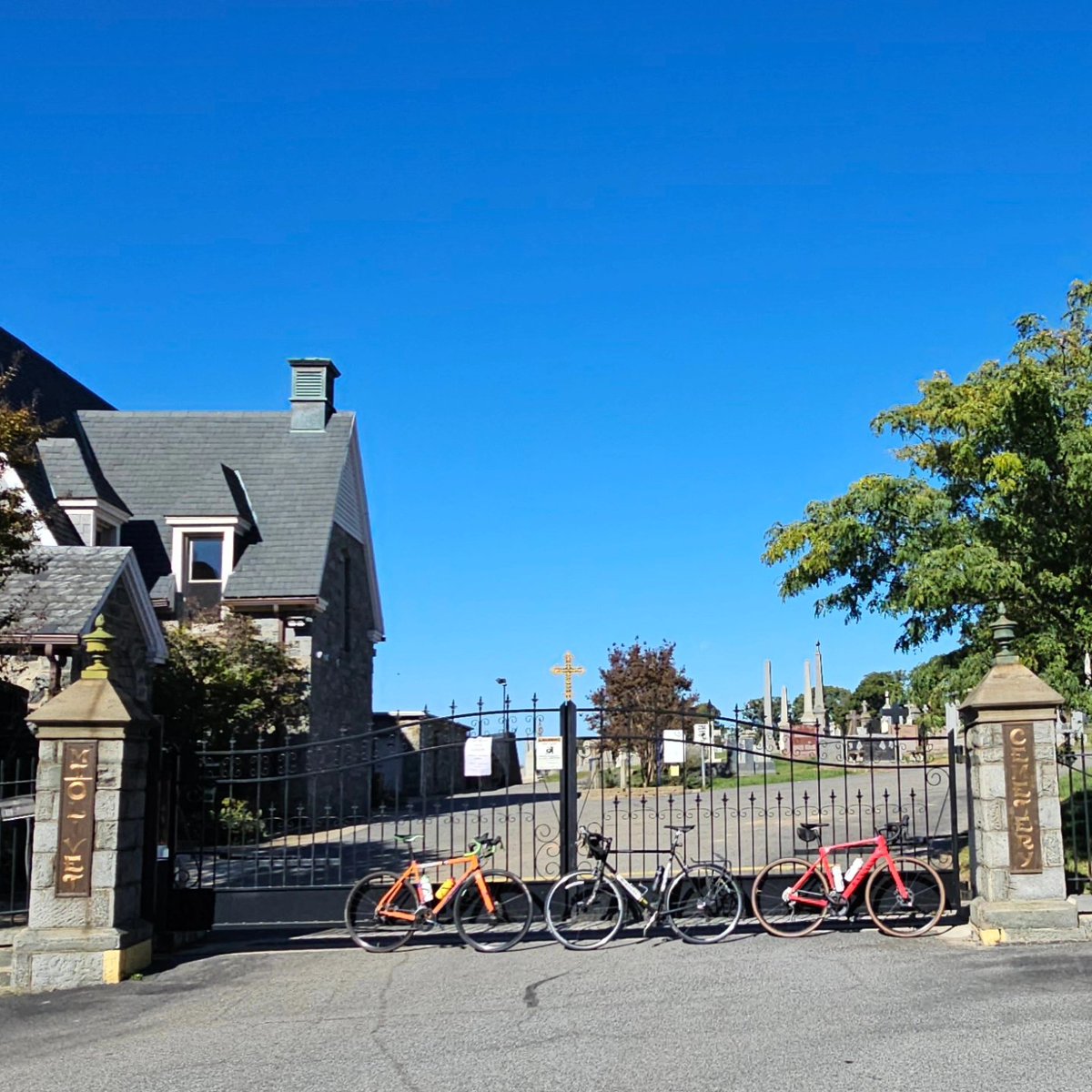 Chris_Roell's tweet photo. Being Hallowen season and all, today's Urban Adventure Bicycle Ride, we rode to check out some cemeteries in the District! #bikedc #uabicycleride #urbanadventureride #dccemeteries #cemeteries #cemeteriesdc #cemetry https://t.co/LVNSTeEp9I