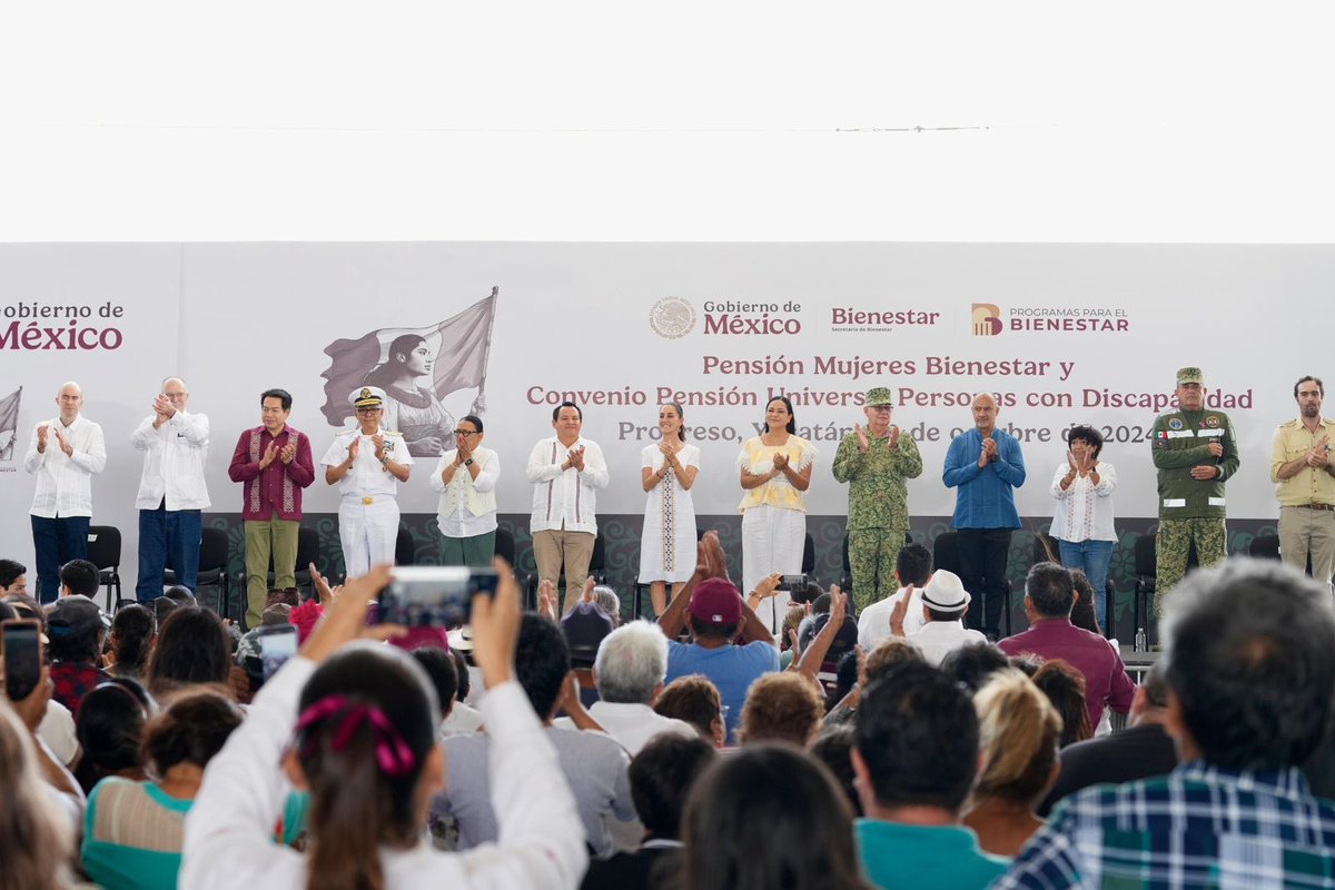 A_MontielR's tweet photo. En gira de trabajo en #Yucatán, junto a la presidenta @Claudiashein como testigo de honor y el gobernador @huachodiazmena, firmamos el convenio para hacer de la Pensión un derecho universal para las #PersonasConDiscapacidad de 0 a 64 años.

Además, mediante la #PensiónMujeresBienestar, reconocemos el esfuerzo de las #MujeresAdultasMayores, retribuyendo años de trabajo y entrega.

@rosaicela_, @AlmiranteSrio, #RicardoTrevilla, @mario_delgado, @EdnaElenaVegaR1, @JulioBerdegue, #JesusEstevaMedina, @carlosgtorres_, @andreslajous, #GustavoVallejo

#HumanismoMexicano
#PrimeroLosPobres