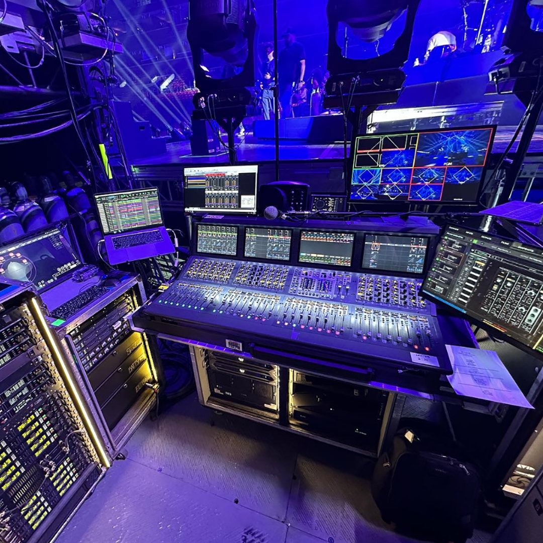 Avid's tweet photo. 🔊 Mix monitors
📷 https://t.co/LCWMPvdG3g
▶️ https://t.co/ZvdoMiNIAl
#avids6l #livesound #livemix #venues6l #avid #monitorworld #monitros https://t.co/XzePaknmeh
