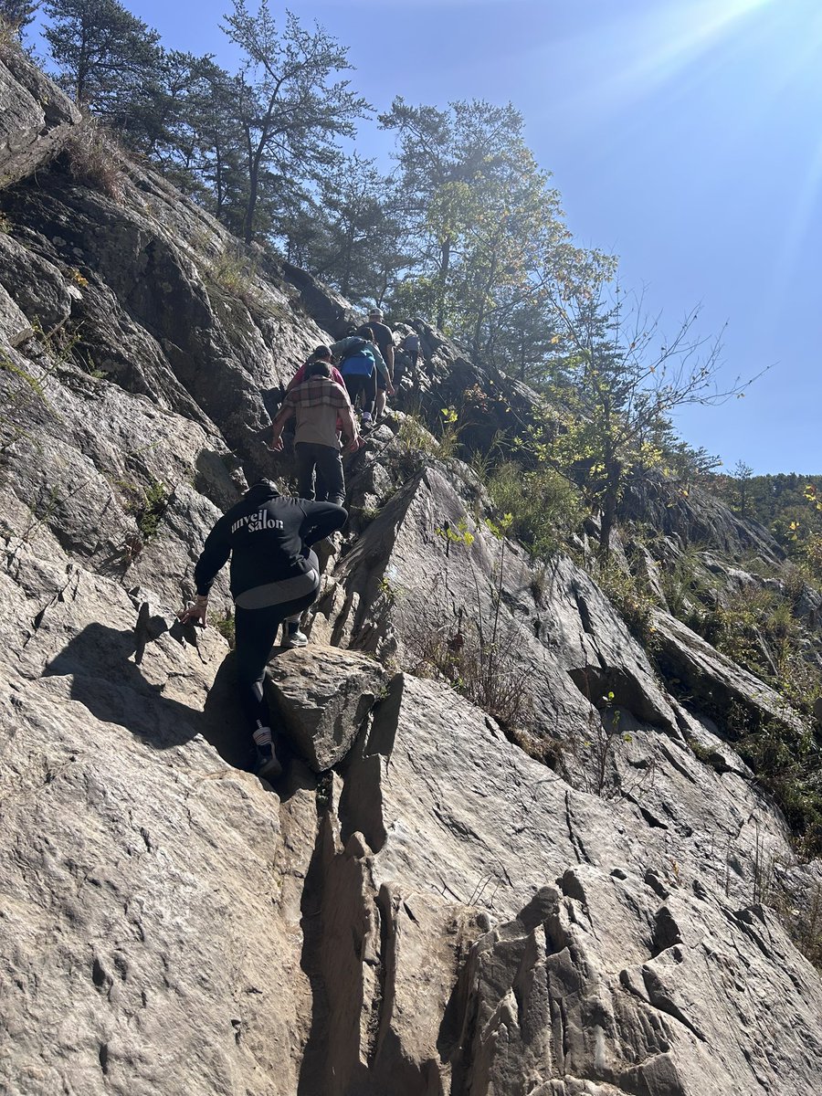 ATMfatherof3's tweet photo. Great weekend celebrating 22 years of marriage with @mehmyers. We hiked the Billy Goat trail at Great Falls (MD side) and enjoyed her HS reunion later that night. #anniversary #anniversaryhike #greatfalls #billygoattrail #NPS #nationalparkservice https://t.co/tU1Bxn3D9F