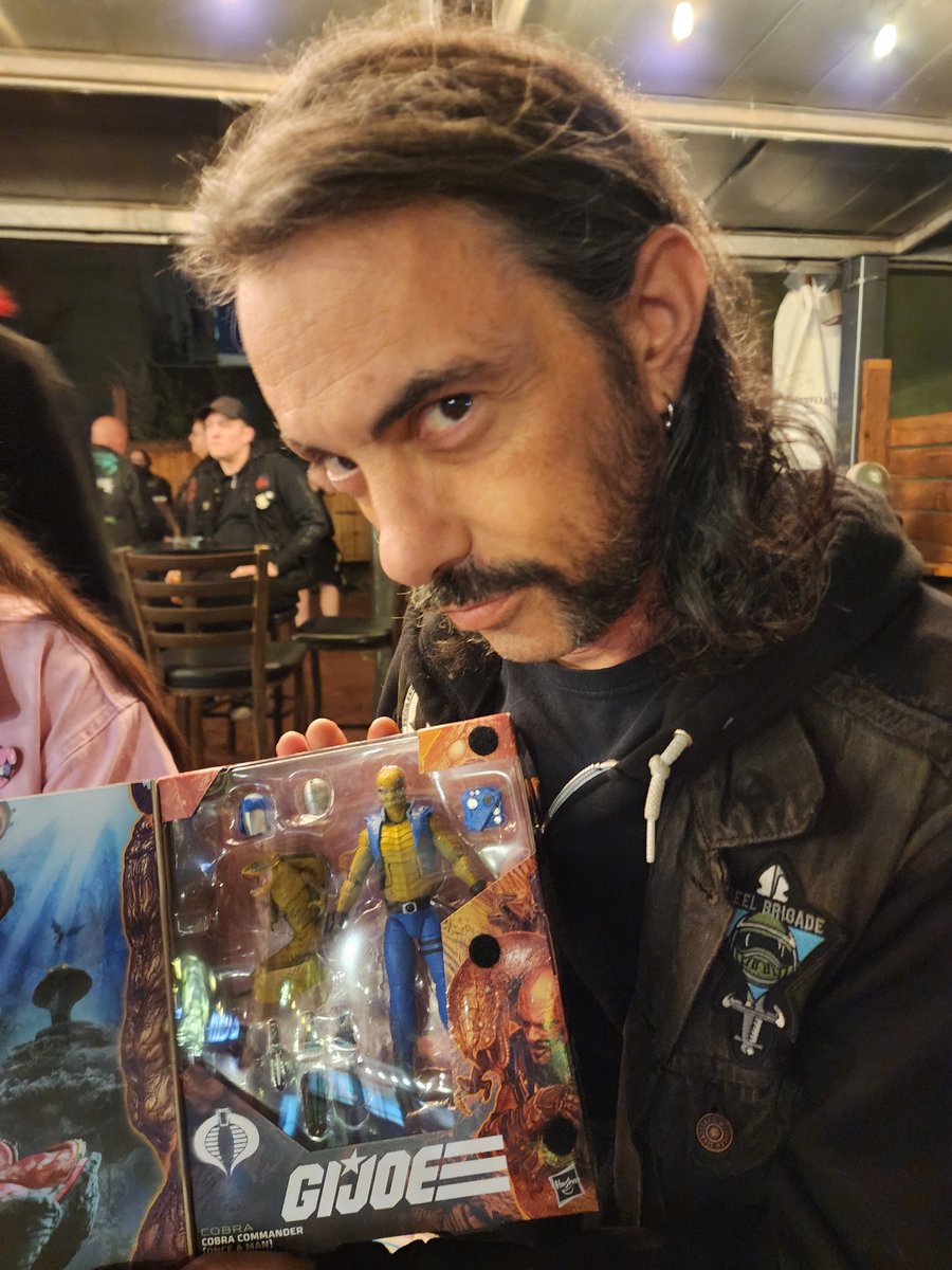 Gifted Ross a San Diego Comic Con Exclusive "Once A Man" Cobra Commander. It sold out in two minutes but I got two of them. Can't wait to see all the other toys you get on this tour, dude.

#gijoeclassified #cobracommander