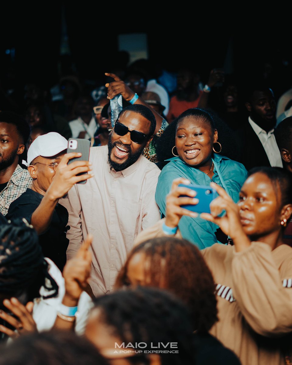 maiomusic_'s tweet photo. JESUS!! Thank you!✊🏾❤️
LAGOS! Thank you!
Siblings! Thank you! Tonight was one for the books! Let’s do this again!✊🏾
📸 photographed by @the.reverers
Event championed by @_omolevictoria
#maiolive #maio https://t.co/RObF8Ea0ia
