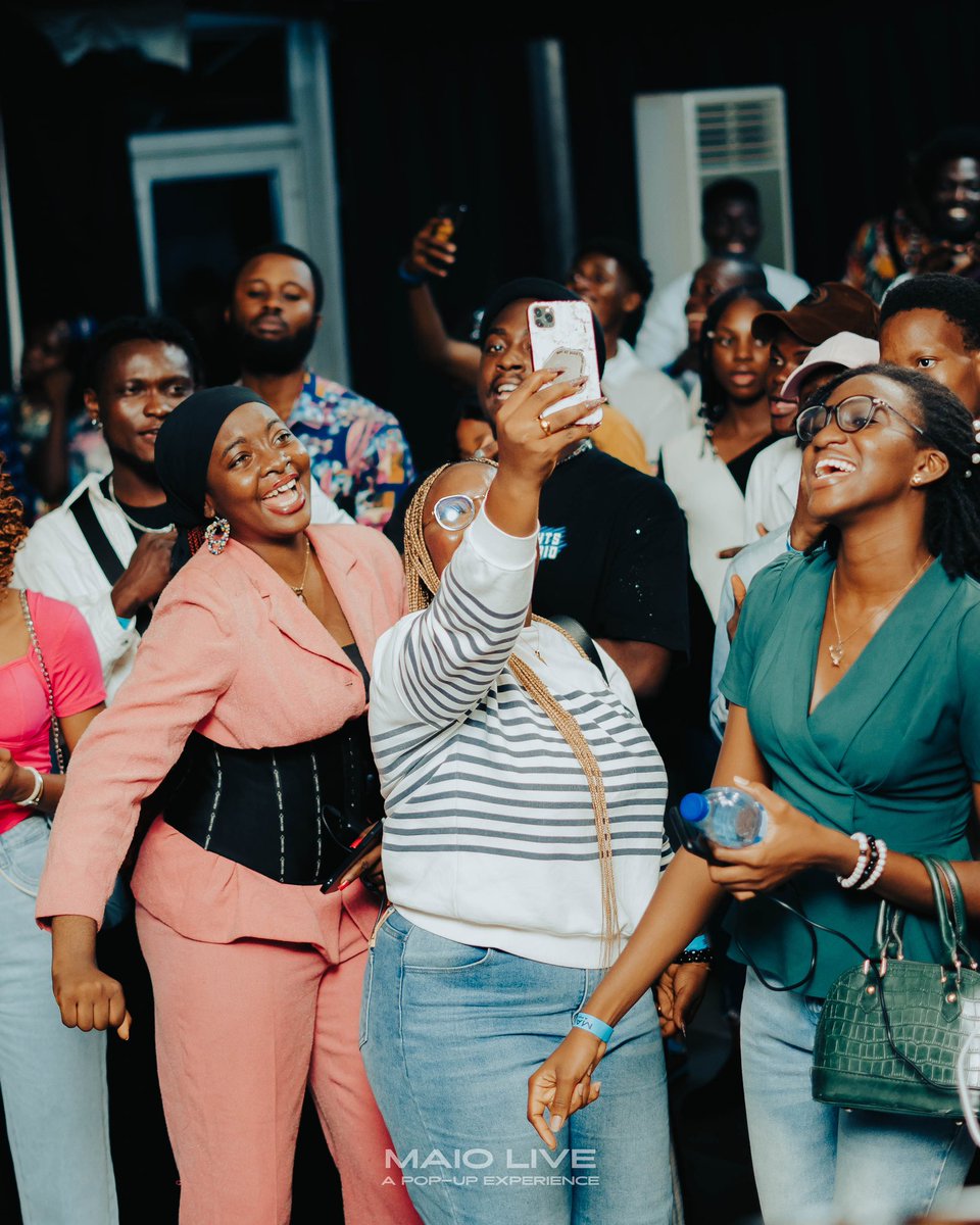 maiomusic_'s tweet photo. JESUS!! Thank you!✊🏾❤️
LAGOS! Thank you!
Siblings! Thank you! Tonight was one for the books! Let’s do this again!✊🏾
📸 photographed by @the.reverers
Event championed by @_omolevictoria
#maiolive #maio https://t.co/RObF8Ea0ia