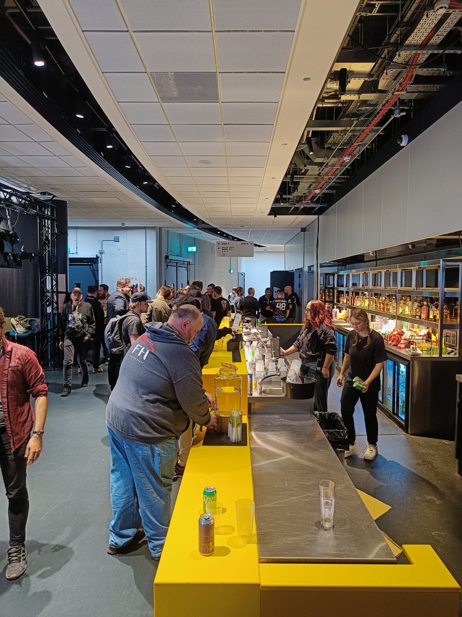 Dawkso's tweet image. Première fois que je regarde de près l'e-sport dans #StarCitizen 
Thank you #ATMOesports