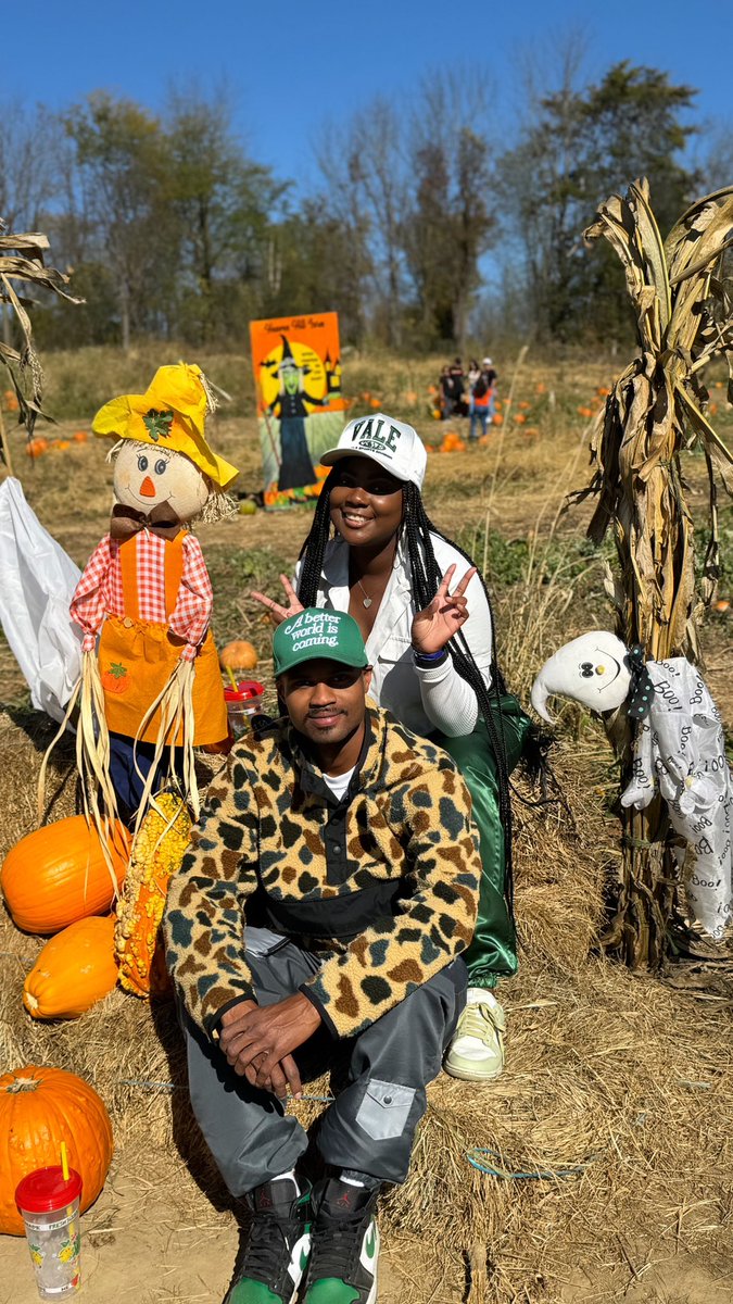 Regal__E's tweet photo. Pumpkin patch kids 🧡💚🎃 https://t.co/Y5vS5ZaBd5