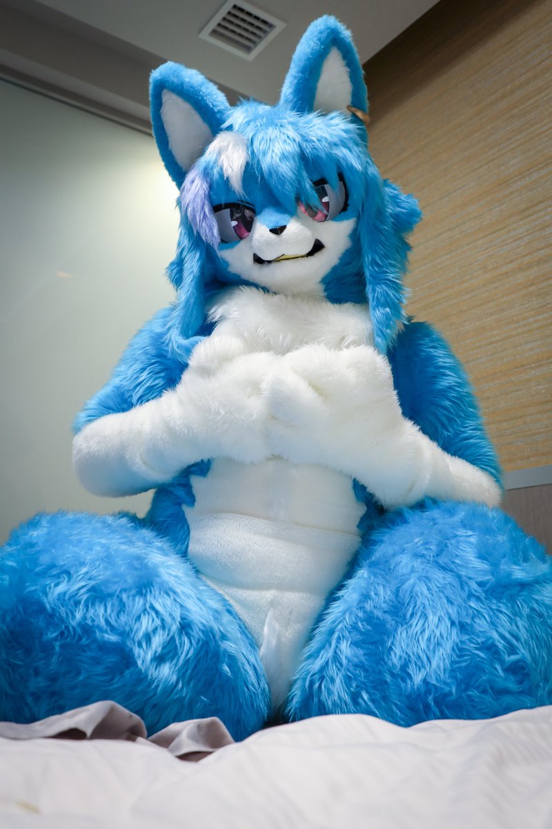 見た目に反してちょっとだらしないお腹してる涼ねぇさん( ˘ω˘ )

 #白お腹選手権