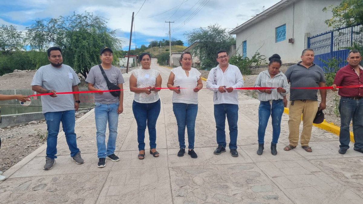 SoyPavelGaspar's tweet photo. ¡Inauguramos el tramo carretero a #Ilamacingo! 🚗🛣️ Un paso más para mejorar la conectividad y el desarrollo de nuestra región 🌄.

#AcatlanDeOsorio #Diputado #PavelGaspar #Distrito23 #Congreso #Puebla #Recorrer https://t.co/tTjv7KHPAQ