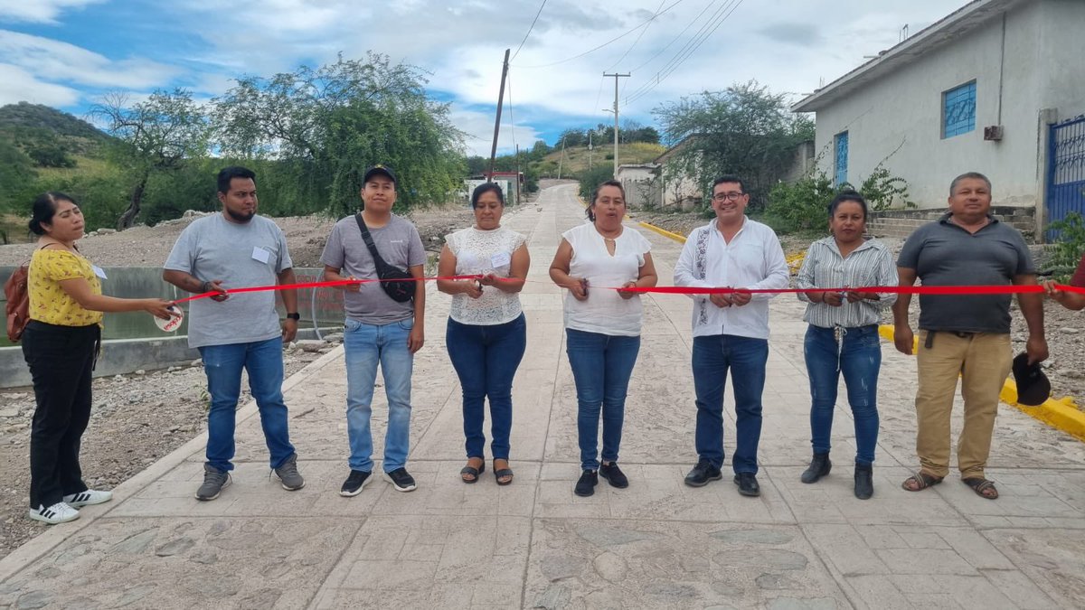 SoyPavelGaspar's tweet photo. ¡Inauguramos el tramo carretero a #Ilamacingo! 🚗🛣️ Un paso más para mejorar la conectividad y el desarrollo de nuestra región 🌄.

#AcatlanDeOsorio #Diputado #PavelGaspar #Distrito23 #Congreso #Puebla #Recorrer https://t.co/tTjv7KHPAQ