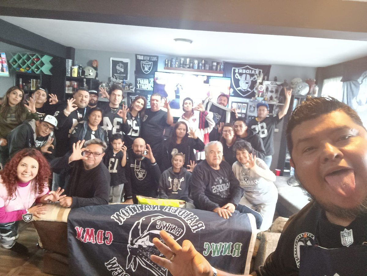 jessdanmp's tweet photo. Raiders for life
#nflentelevisa https://t.co/iuXtJwcspk