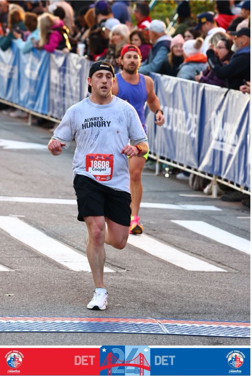 CMReeves2012's tweet photo. Detroit Free Press International Half Marathon!!! 1:37:52 @FreepMarathon https://t.co/NFqVfuCofj