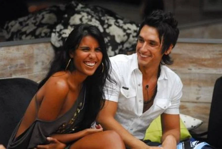 agus_rey's tweet photo. Volvió un clásico a #GranHermano: EL INTERCAMBIO. Maica de #GHDBT7 España se va al GH Italia, mientras que 2 jugadores de allí viajarán a España.
En Argentina hubo varios:
Eduardo de #GH3 y Soledad en #GH se fueron a España.
Pablo de #GH2007 a Brasil.
Vicky de #GH2012 a Israel. https://t.co/h6vFUMcmGx