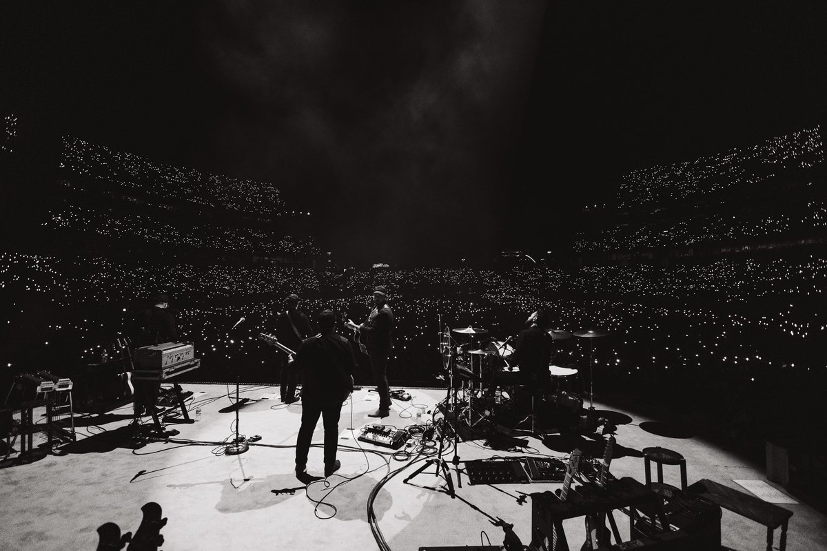 MuscadineBLine's tweet photo. MB 🤝🏼 Nissan Stadium #nashville https://t.co/xza47k5j7D