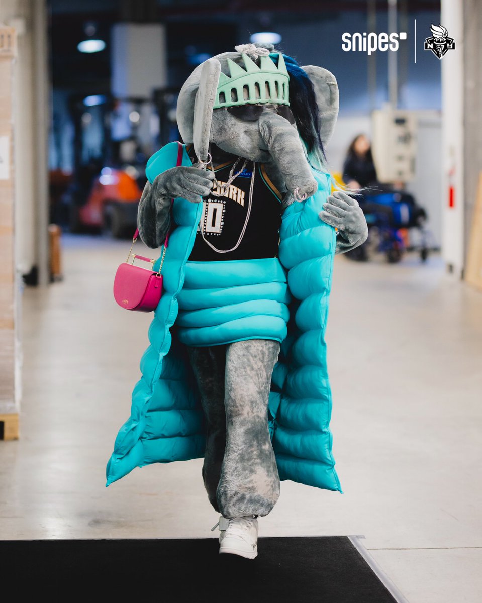 nyliberty's tweet photo. Icy girl ❄️ https://t.co/1vCdzV9VE9