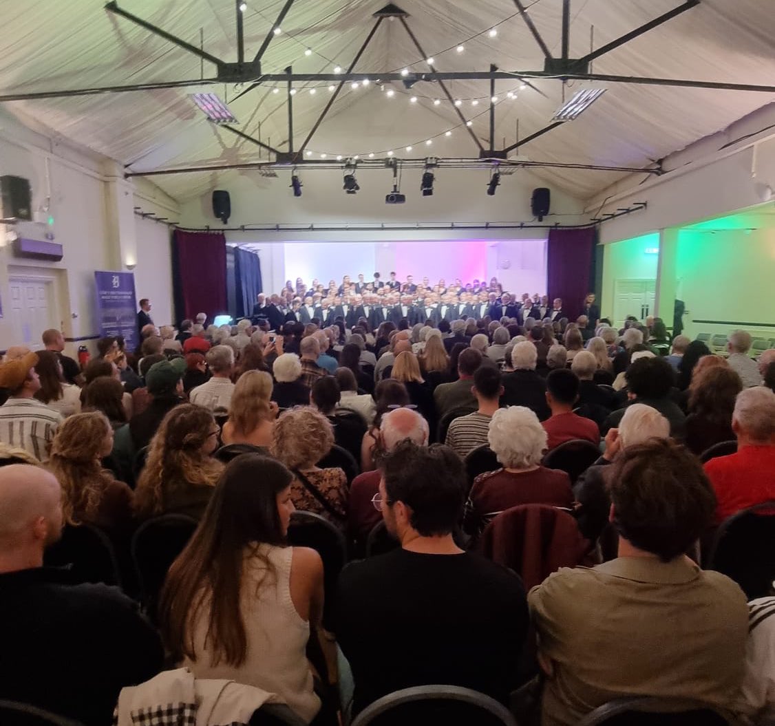 Côr Llundain tweet media