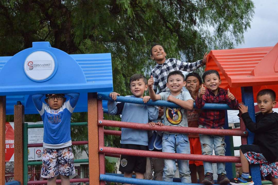 En #Sogamoso fueron inagurados 3 importantes escenarios deportivos gracias a los convenios solidarios entre la <a href="/AlcSogamoso/">Alcaldía de Sogamoso</a> y las Juntas de Acción Comunal.
facebook.com/share/p/b4TGE4…