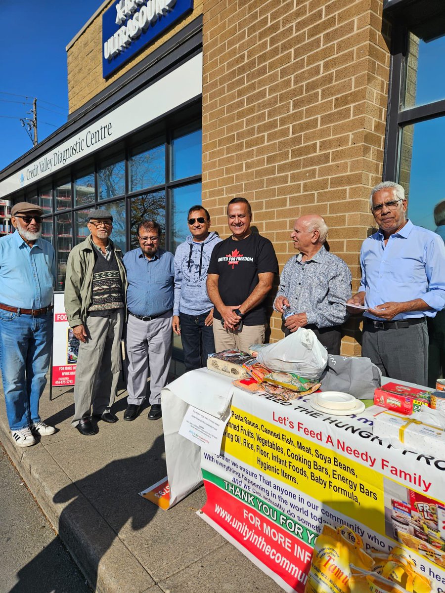 NadeemAkbar2026's tweet image. Honored to attend the 10th Annual Thanksgiving Food Drive organized by Unity in the Community. Grateful to be part of such a meaningful initiative, helping collect donations to support those in need. Together, we’re making a difference!

#TimeForChange #TrudeauHasToGo