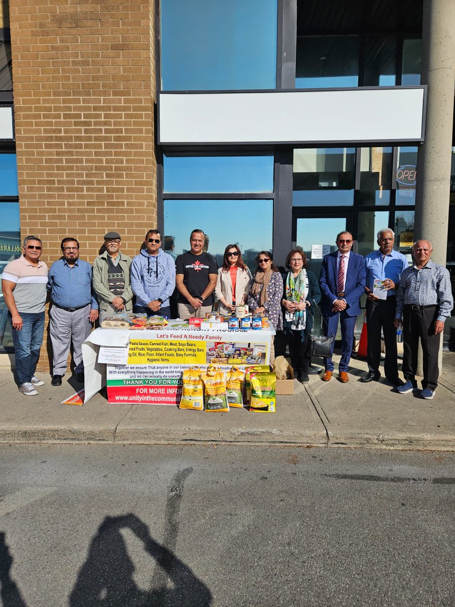 NadeemAkbar2026's tweet image. Honored to attend the 10th Annual Thanksgiving Food Drive organized by Unity in the Community. Grateful to be part of such a meaningful initiative, helping collect donations to support those in need. Together, we’re making a difference!

#TimeForChange #TrudeauHasToGo