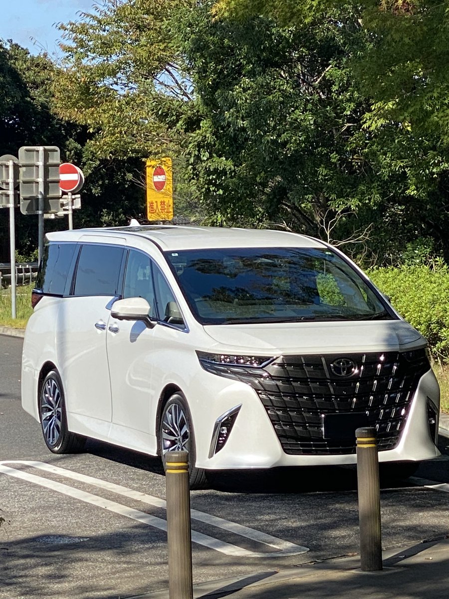 d_yamaco's tweet photo. おはようございます☀️
昨日はアルファードの1ヶ月点検無事に終了!手洗い洗車をして下さり、営業さんに先日施工したブラスク12の水弾きを褒めて頂きました✨
今日は急に寒くなりましたね💦
皆様、体調を崩されません様ご注意なさってください✨
週の始まりはスロースタートで✨😆
#BLASK12 https://t.co/E0SIPrTj1N