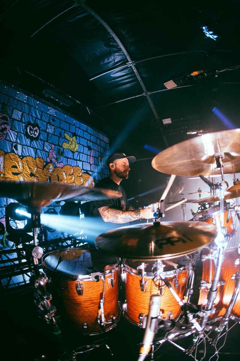 Thank you very much SLC and Las Vegas! Both shows ripped. Only 7 more shows left on the North American Dumbstruck tour. Come get some: neckdeepuk.com

📸: @wondergirlphoto