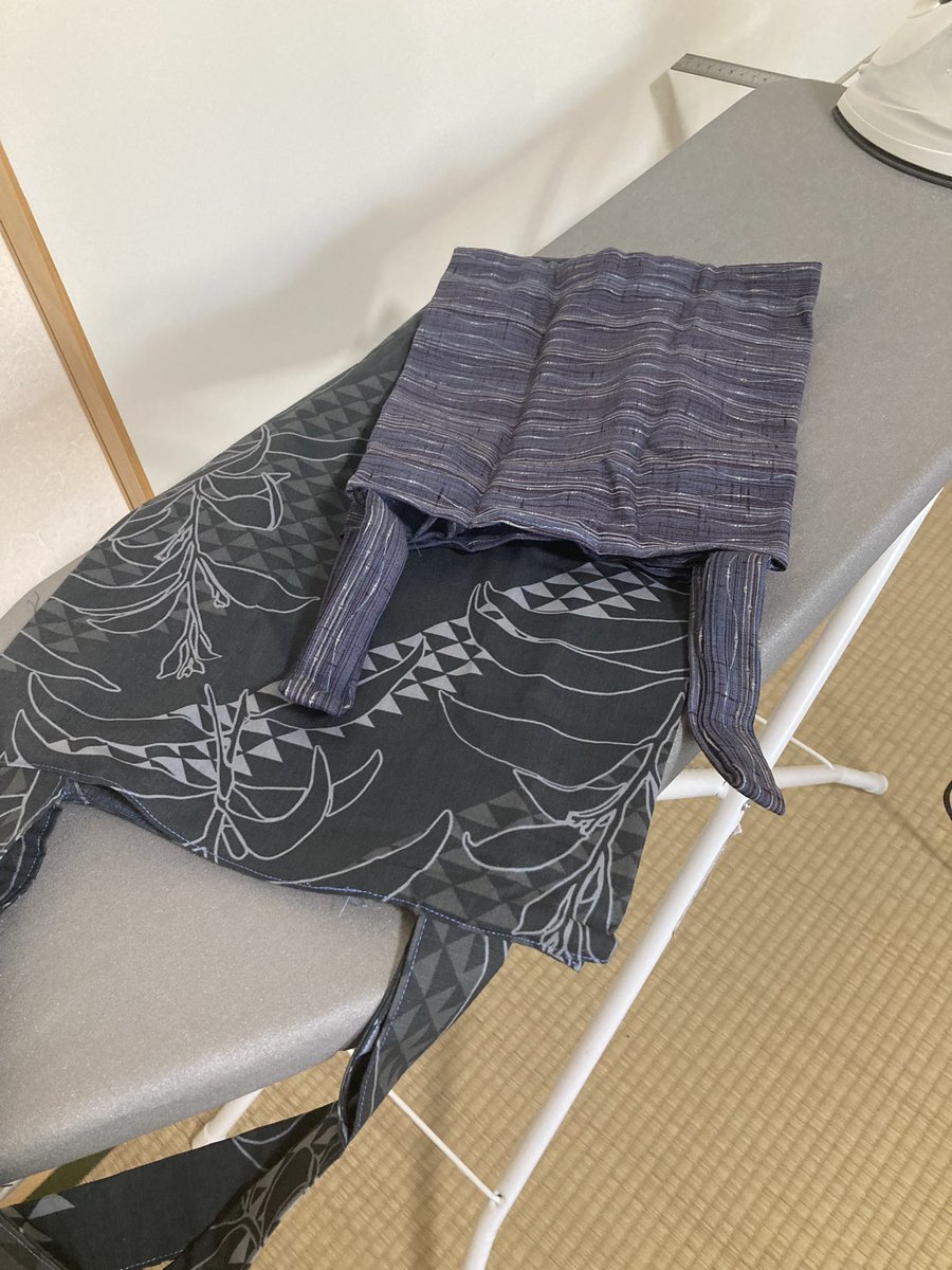 kei_tesigoto's tweet photo. 昨日の手仕事①
息子に度々プレゼント贈ってくれる、友人のお兄様にお礼代わりにエコバッグ大小とミニバッグ
以前にもポーチとミニトート送ったら喜んで下さってたとの事で調子に乗った
使ってくだされば幸い也 https://t.co/V38uw7oy78