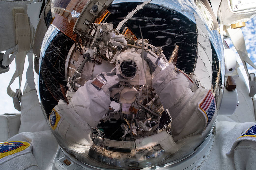 _Life_is_a_jok's tweet photo. @elonmusk NASA astronaut Nicole Mann points the camera toward herself and takes a "space-selfie" during a six-hour and 41-minute spacewalk. https://t.co/yYPTAenxAB