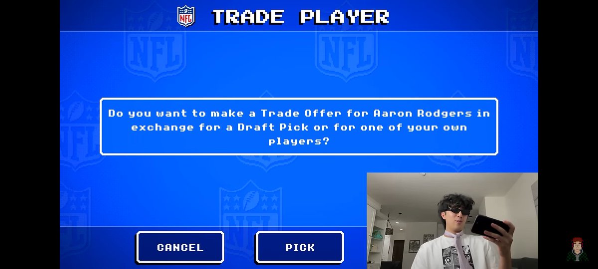 thatbozospectre's tweet photo. @retro_bowl will you add the ability to trade with other teams on RB and RBC just like RB 25? https://t.co/ip47lrIMfR