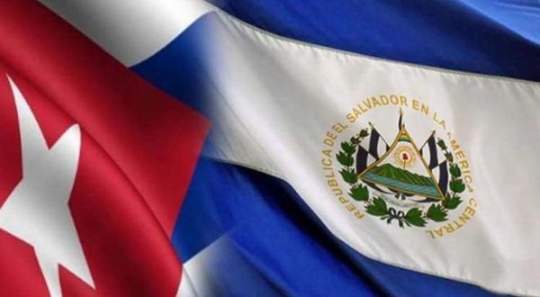 #Noticia 🗞️ | #Nicaragua reitera solidaridad con #Cuba y condena bloqueo de EEUU

A través de un comunicado, el Ejecutivo sandinista calificó como criminal el cerco económico, comercial y financiero que dura más de seis décadas y constituye el principal obstáculo para el