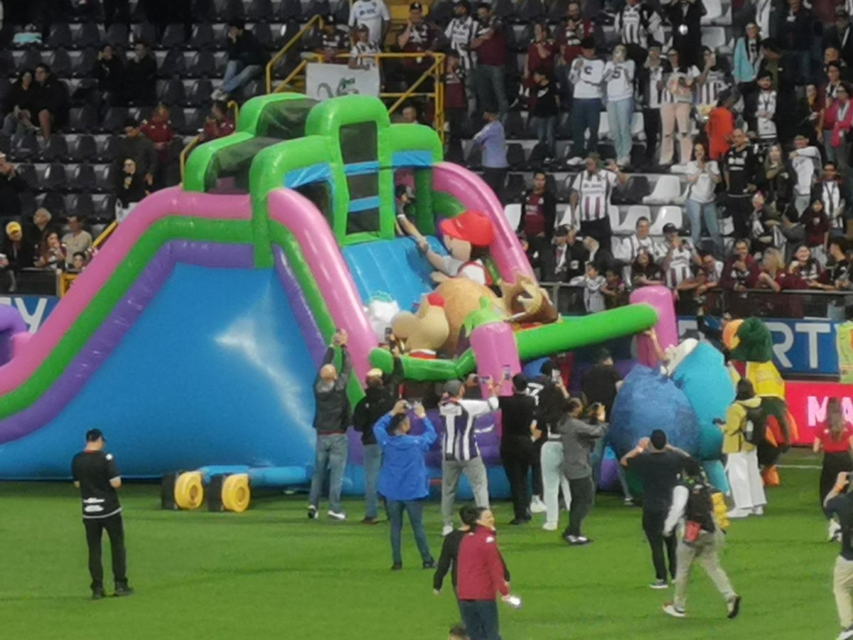 El cruce de la 27 después del peaje de Escazú, colorized.