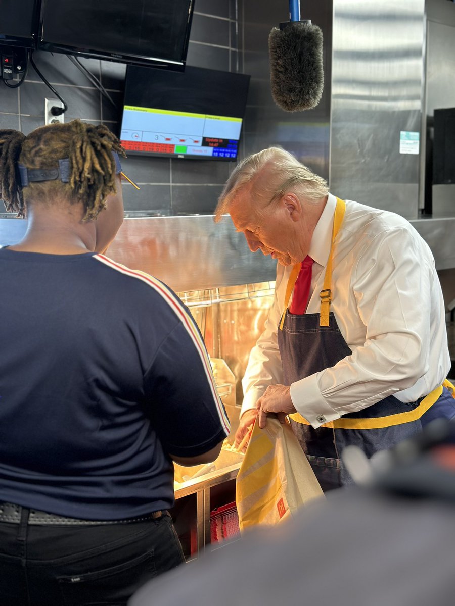 BeastBannon's tweet image. It’s really difficult for convicted felons to find work so shoutout to McDonalds for helping this poor guy out.