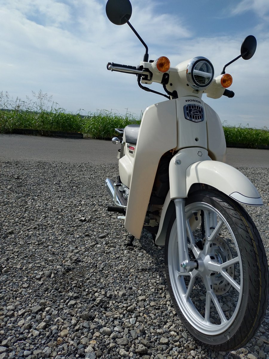 kkcb400sf's tweet photo. スーパーカブ110納車しました！！
カーブ曲がりすぎるほど曲がる楽しい！！ https://t.co/LMrKho62yb