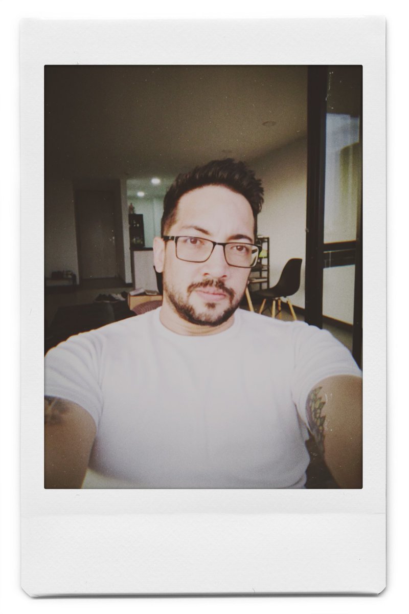 Tengo que hacer oficio pero me ando tomando fotos✌🏻