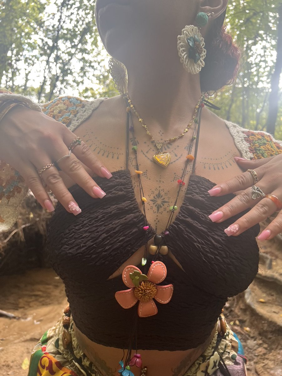 ili_lem's tweet photo. “One touch of nature makes the whole world kin.”🦋✨🌀🌿🌸🧚‍♀️🌈
~William Shakespeare https://t.co/ifPVVc2vzL