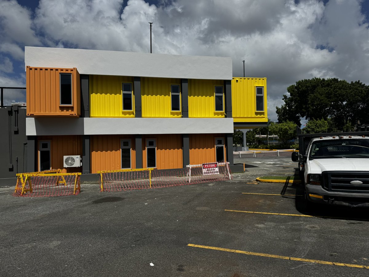 foundation_e4's tweet photo. The new  #5GLAB expansion is already 90% complete @TMobilePR @TMobile @JEMartel  #underconstruction #foundation #research #Agtech #Agrotech #containers #design #arquitectura #3DPrinting #happycode #iot #CoworkingSpace #fablab #AeroSpace #Ai https://t.co/5k5hmQUsU3