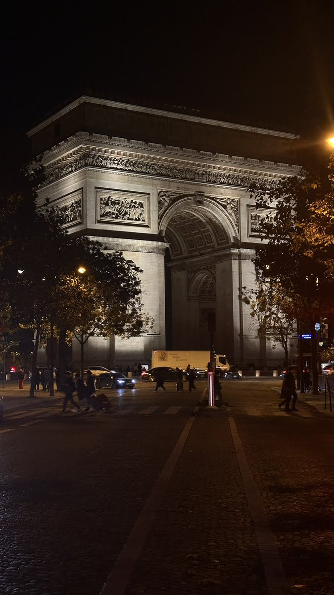 684's tweet image. خل الصبر مبداك لو خاطرك ضاق
ودام المجامل ماله أضرار " جامل "