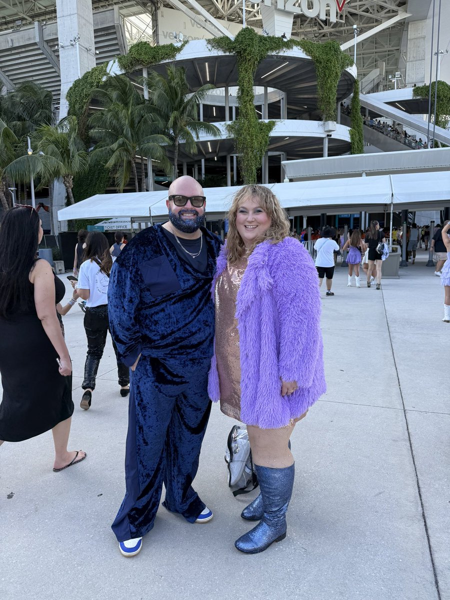 We can make the whole place shimmer!! <a href="/taylorswift13/">Taylor Swift</a> <a href="/taylornation13/">Taylor Nation</a>  #TSTheErasTourMiami #MiamiN3