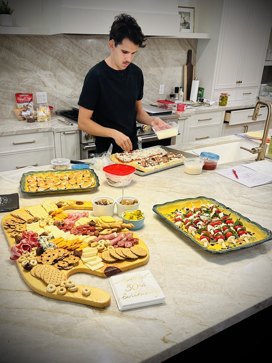 CascataBistro's tweet image. What a glorious weekend for celebrating this guy 🌟 We made some really fun food for his birthday party 🎂 Thanks Kristy and  Bryden 💜 #catering #birthdayparty #wecookforyou #relax #lovelocal