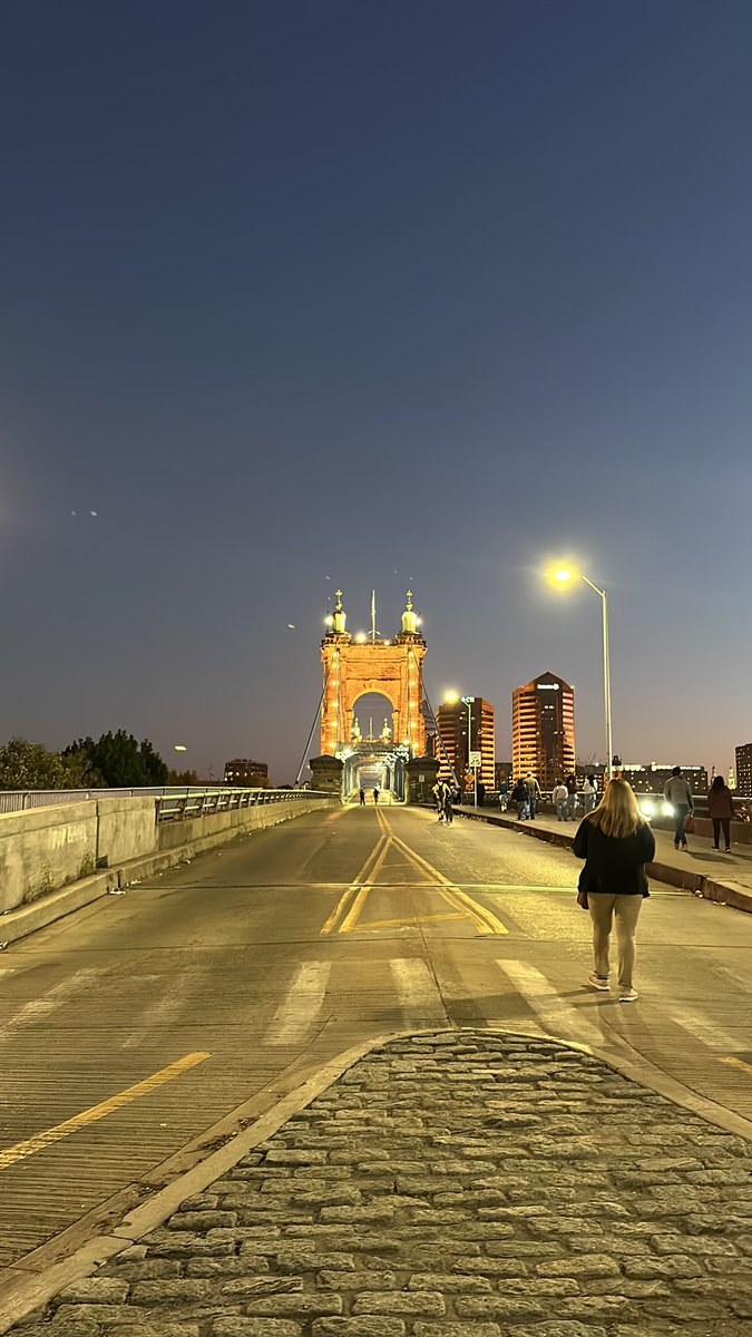 daniel santiago tweet media