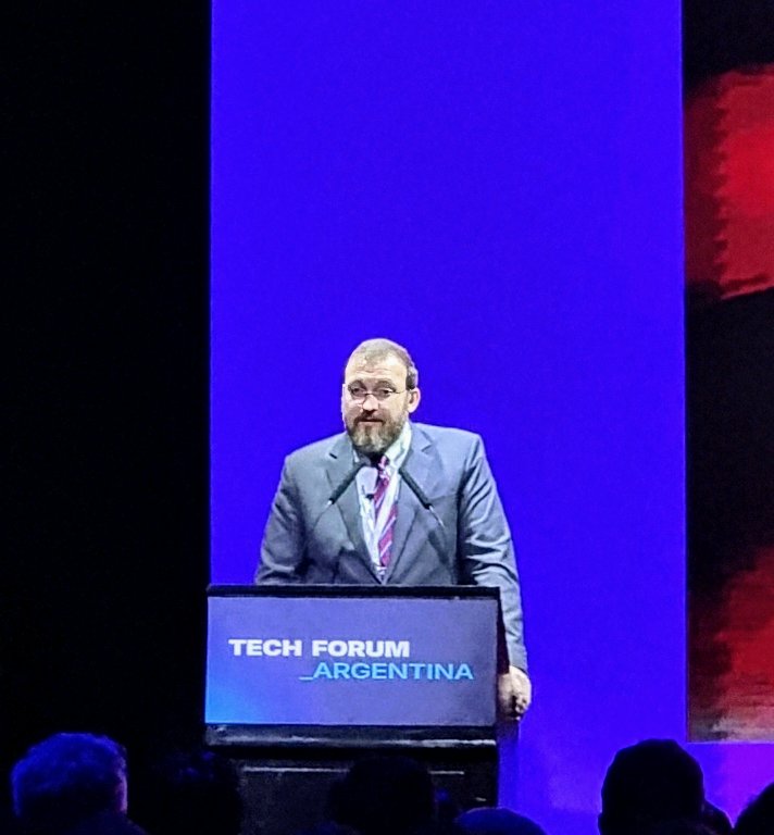RiveroMartinOK's tweet image. Honored to represent @SingularityNET at @TechForumAR! 🚀 Inspired by tech leaders like @IOHK_Charles  and President @JMilei  🇦🇷 Let’s keep driving #AI, #Blockchain, and innovation forward in LATAM @SNET_Latam! 💡💪 #SingularityNET #Tech #Argentina