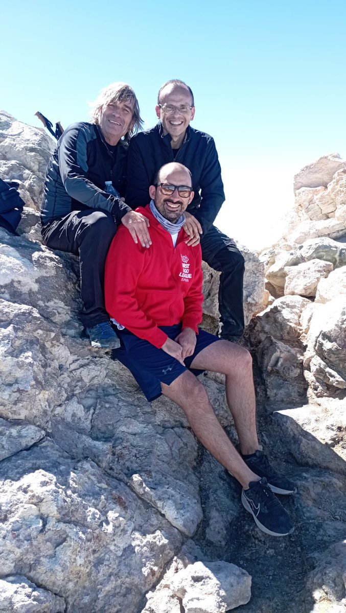 Reaching the highest point of Spain for the 3rd time (Teide, Tenerife), but this time accompanied by my dear friends, mentors and scientific family; Galder Kortaberria and David Díaz Díaz (PhD and Postdoc supervisors, respectively). What a great memory this photo will be!