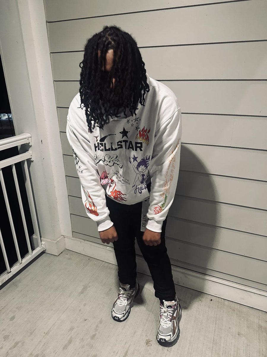 outtawock's tweet photo. been up fa so long ts getting boring #flykid https://t.co/NDD43URRCo