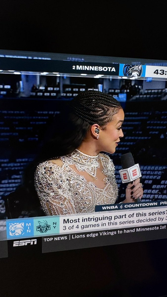 Draya didn’t come to play tonight.
Giving Ellie &amp; Beyoncé a run for their money 💁🏾‍♀️😂